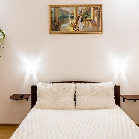 Apartment On Khmelnytskogo Street Leopoli Esterno foto