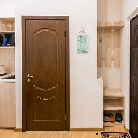 Apartment On Khmelnytskogo Street Leopoli Esterno foto