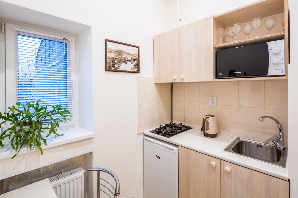 Apartment On Khmelnytskogo Street Leopoli Esterno foto